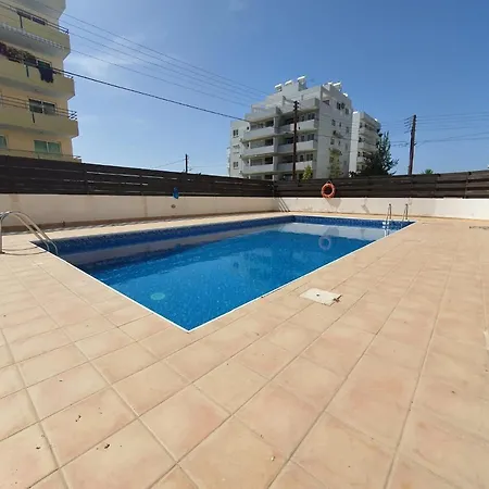 Apartament Andrea 3-bedroom In Mackenzie Larnaca